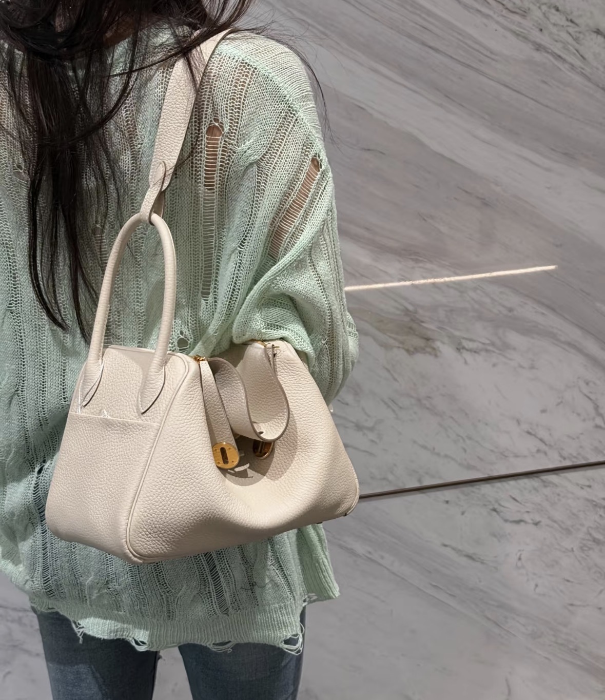 Lindy 26 奶昔白金扣